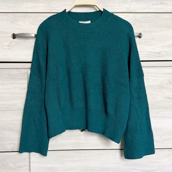 Sincerely Jules Oversized Cropped Bell Sleeve Sweater Teal Size Small - Picture 1 of 7